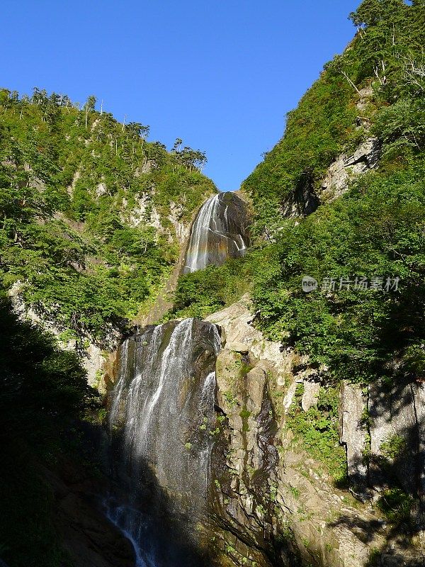 日本秋田的Yasunotaki (Yasu Falls)(日本100佳瀑布)